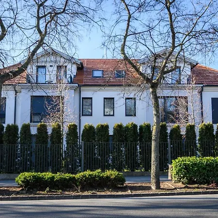 Perczel Apartman Balatonfured Exterior photo