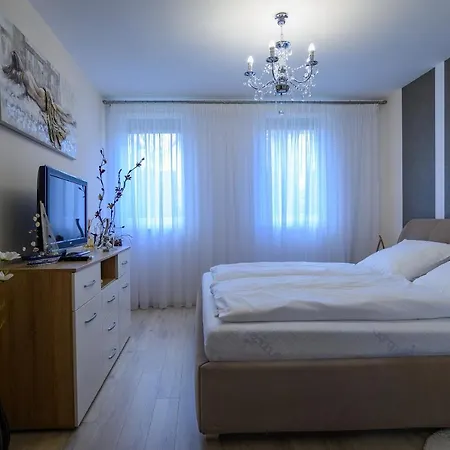 Perczel Apartman Balatonfured Exterior photo