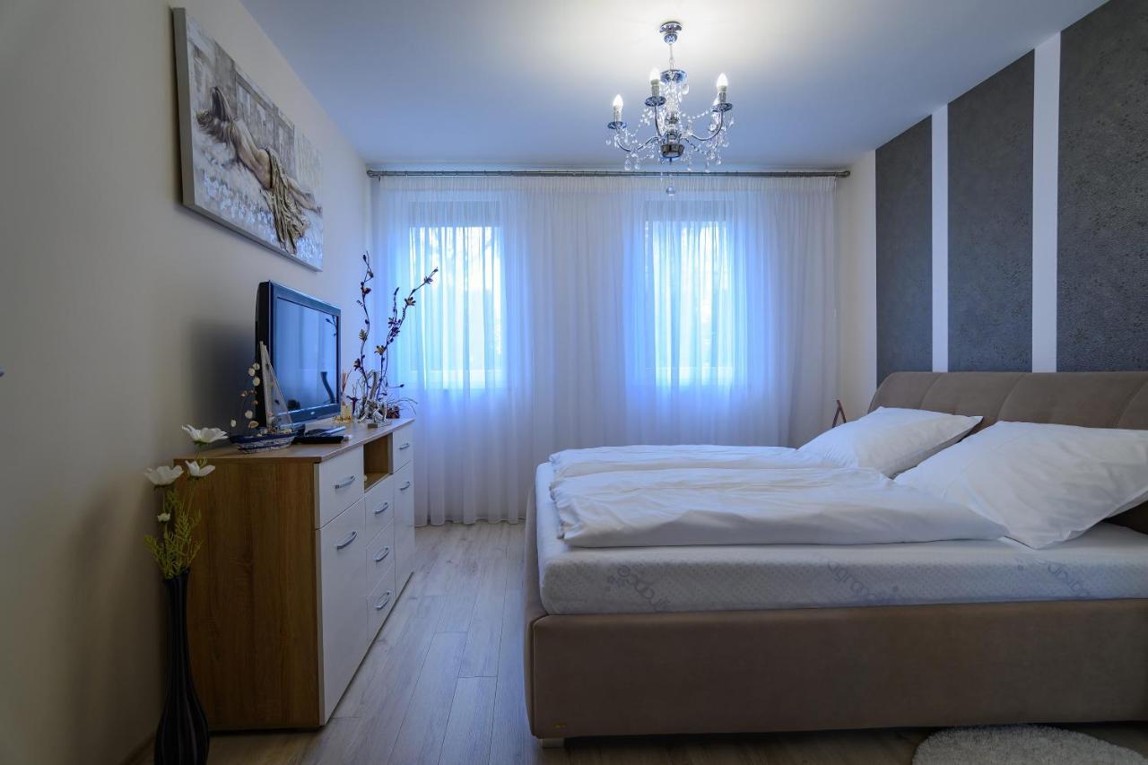 Perczel Apartment *